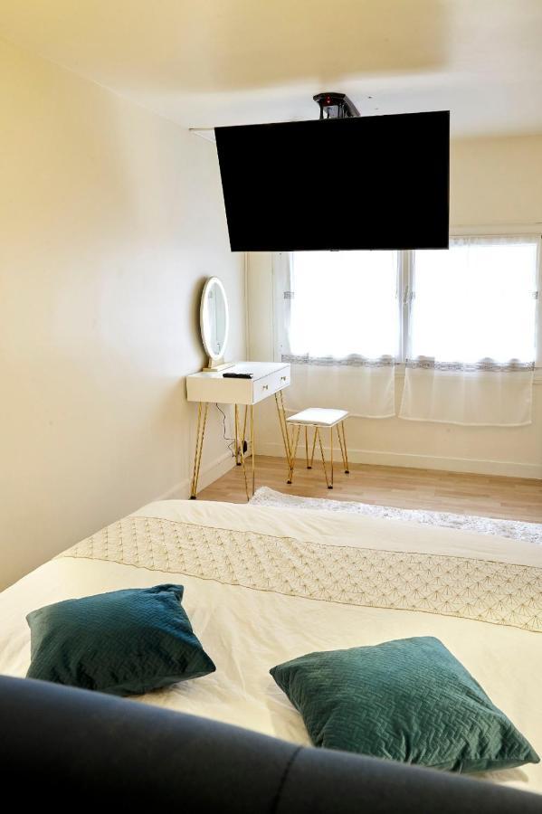 Golden Junior - Jacuzzi Apartment Руан Екстериор снимка